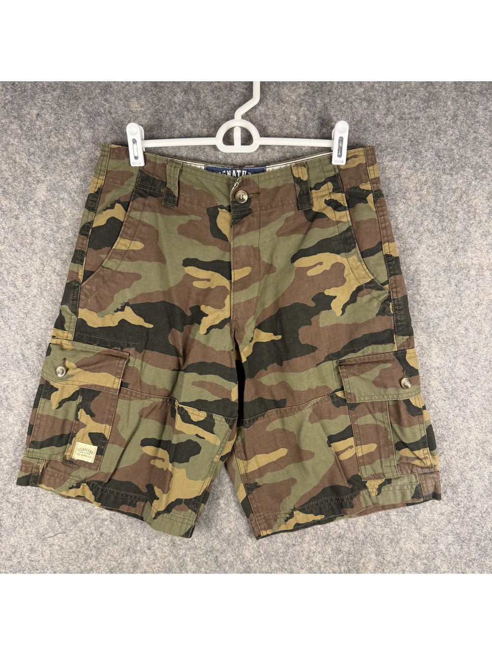 Levis Signature Camo Cargo Shorts Size 30 Gorpcore Grunge 100% Cotton Y2K 367
